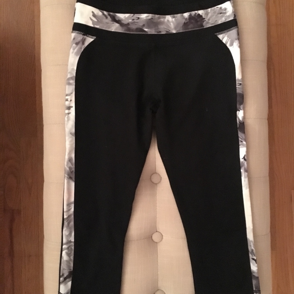 Fabletics Floral Legging - BUY 2 GET 15% OFF!
